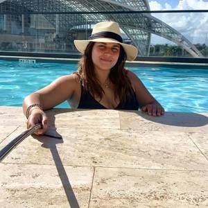 Meet your Posher, Nicole